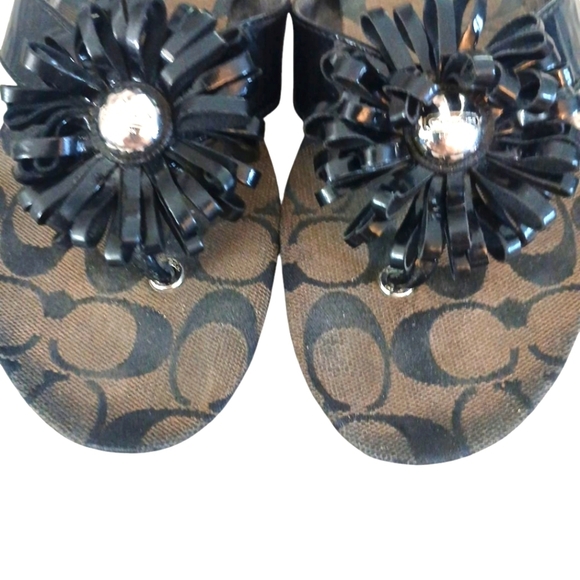 Coach Suki Black Daisy Patent Leather Thong Sandal  Monofeanned Sandals 7.5-8 - Picture 3 of 13